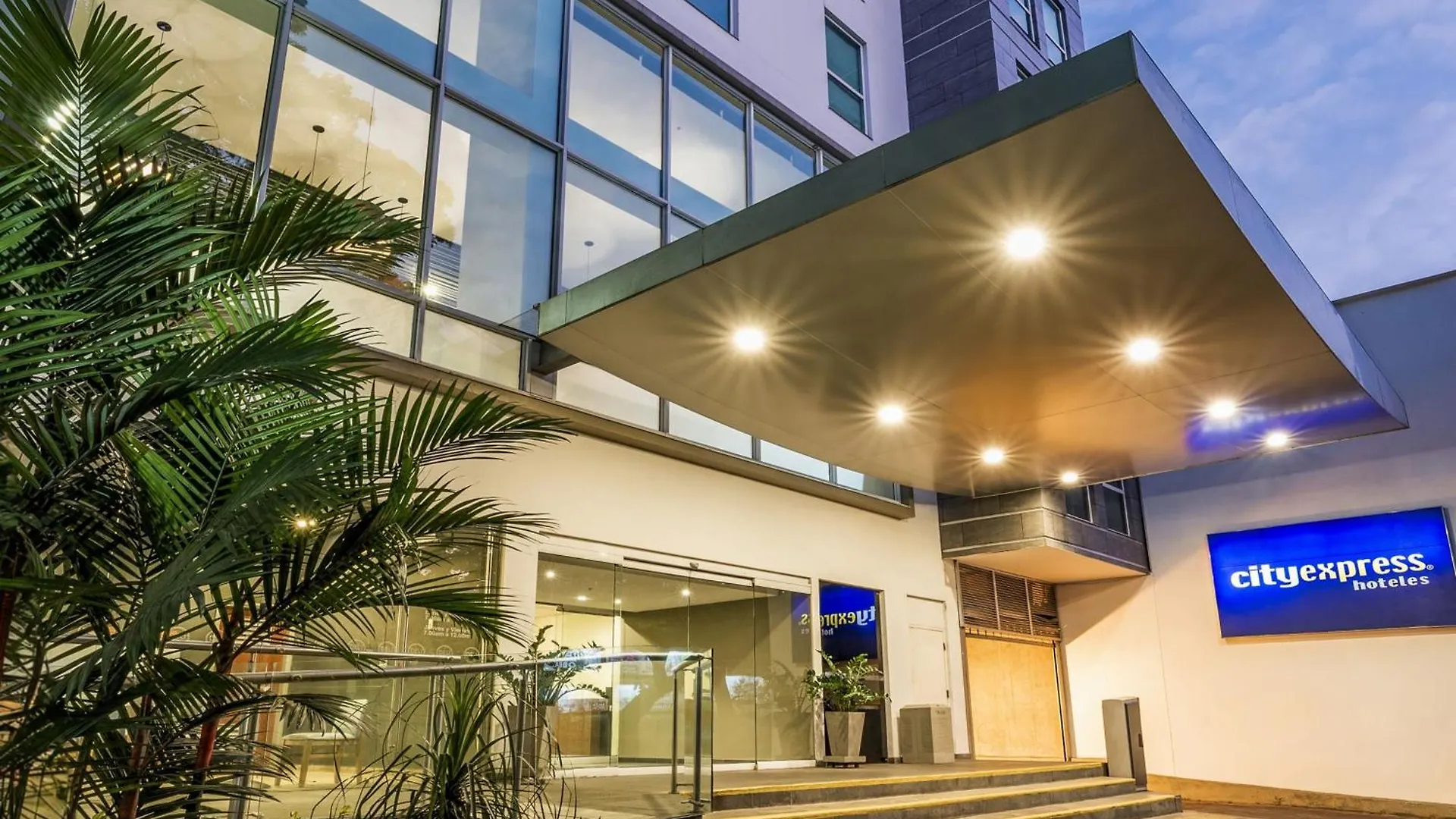 **** ホテル City Express Plus By Marriott Cali Colombia コロンビア
